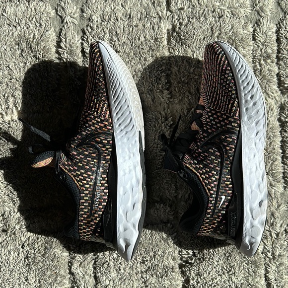 $50 OBO Nike React Size 9.5 / 11 - Picture 5 of 6